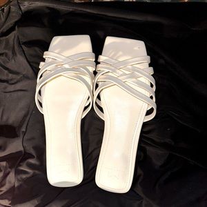 MARC FISHER NWOT VARRO 2 SANDALS